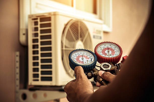 Professional Hvac Installation technician working in Ratcliff, TX